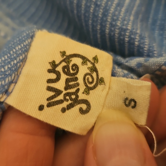 IVY JANE Blue Embroidered Split Neck Puff Sleeve Peasant Boho Top - Picture 8 of 9